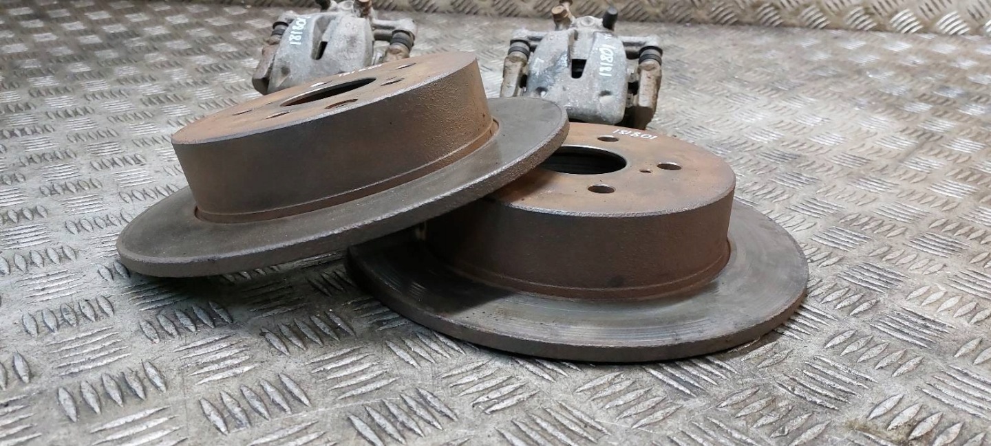 discs brake rear part + calipers TOYOTA COROLLA VERSO II 2.0 D4D
