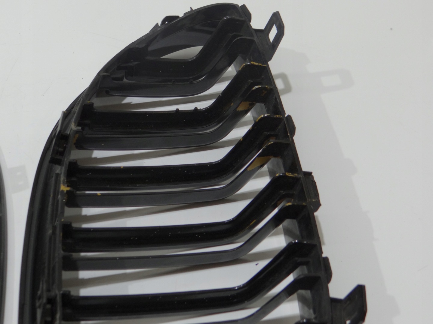 hűtőrács hip pack eleje bal BMW E60 E61 (4273389)