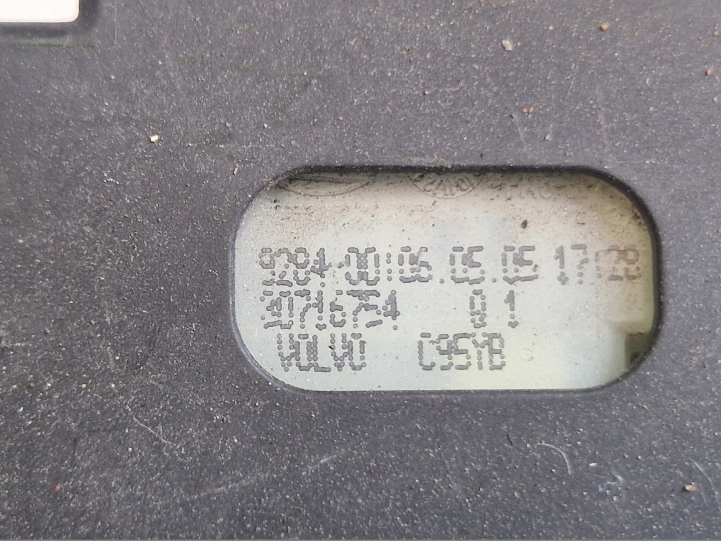 VOLVO V50 i amortizer vratašca rezervoara goriva 30716754