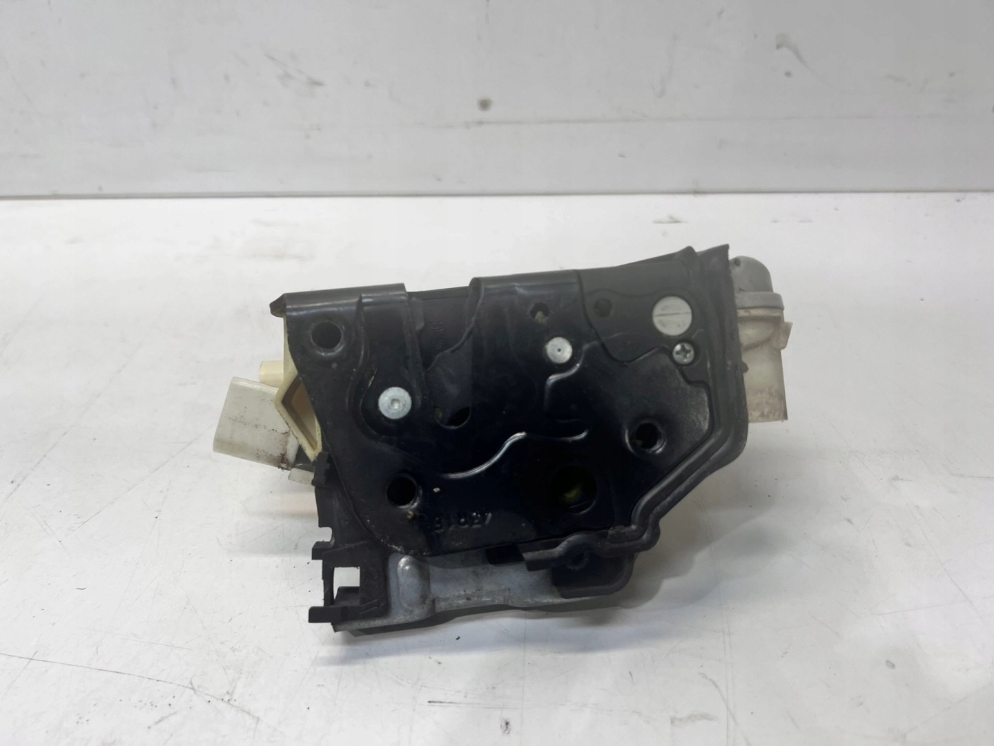 lock door right front AUDI A6 C7 4G2837016 9 PIN