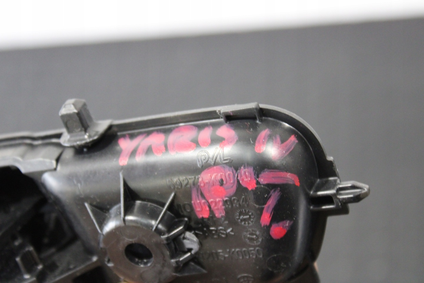 handle door right rear part TOYOTA YARIS IV 4