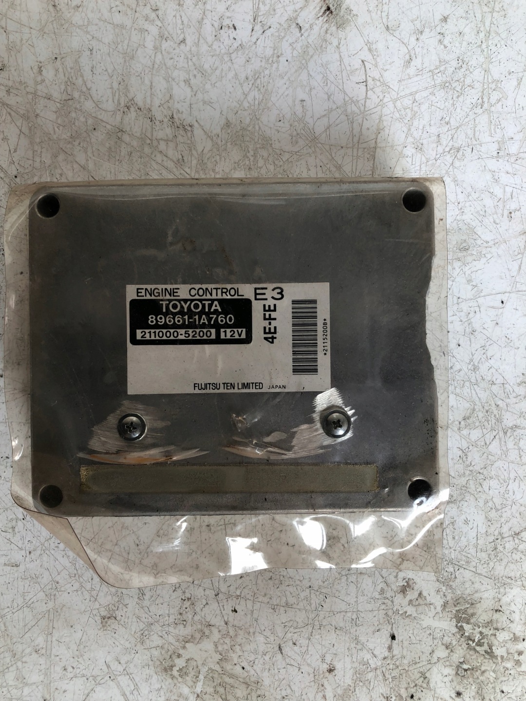 control unit of the engine TOYOTA COROLLA E11 89661-1A760