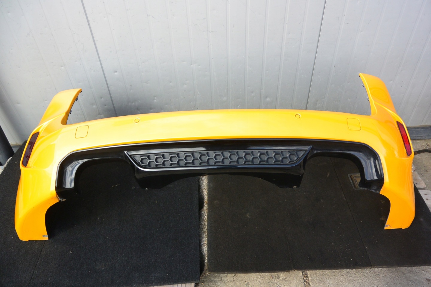 BMW X5M F85 bumper rear part PDC SPOILER diffuser complete original