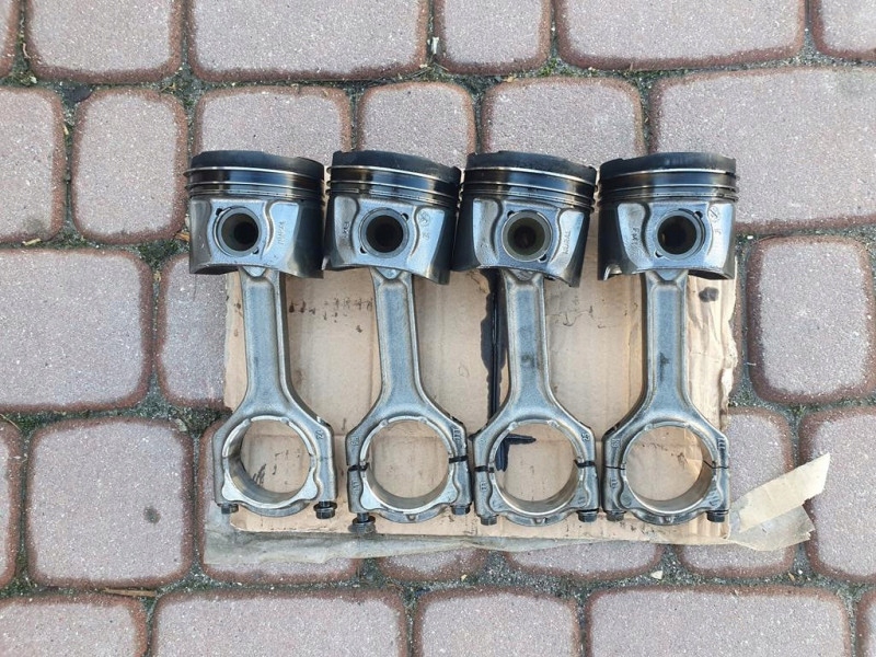 piston connecting rod D20DTR B20DTH 210KM Opel Insignia B 55591063