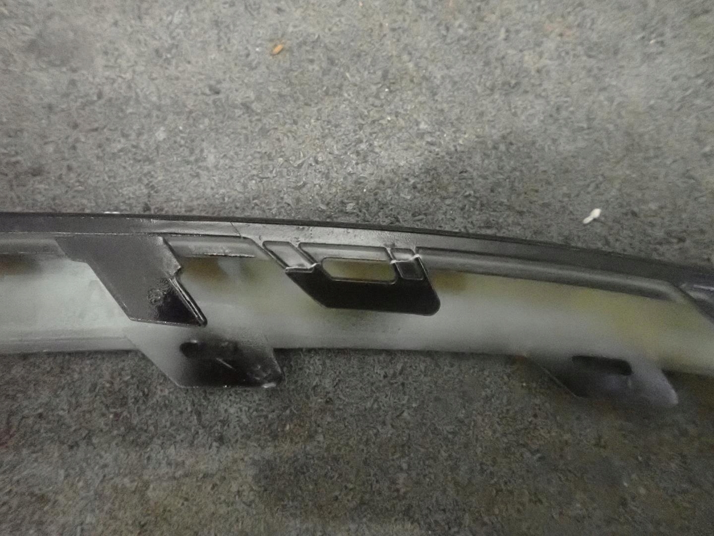 moulding below lampe left VW T-ROC 2017