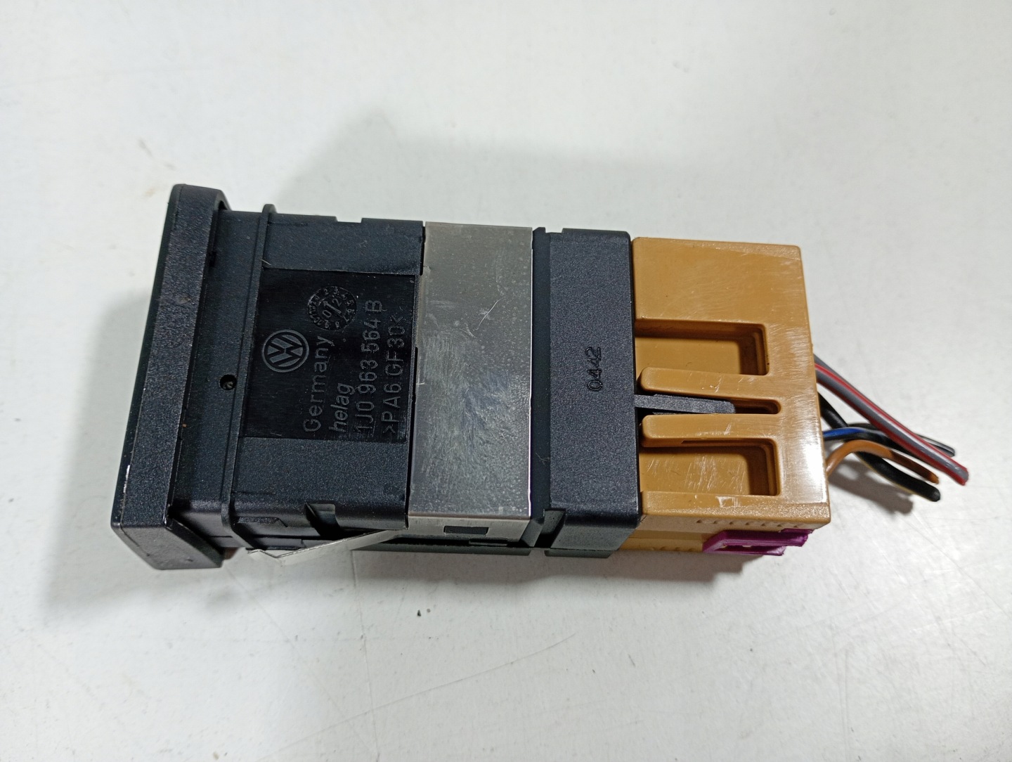 VW BORA 98-05 switch switch OGRZEWANIA seat OE 1J0963564B