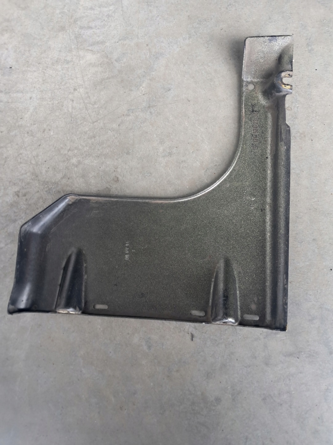 cover chassis MERCEDES W124 1245242330