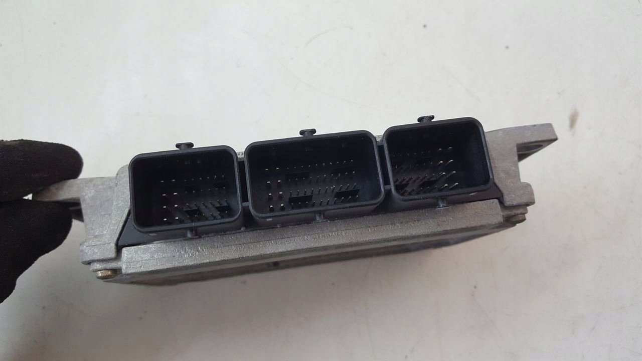 control unit computer of the engine Peugeot 307 2,0