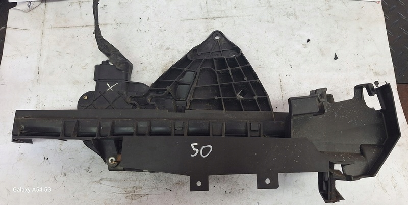 holder of a lock left front FORD C-MAX 04- 3M51R21979