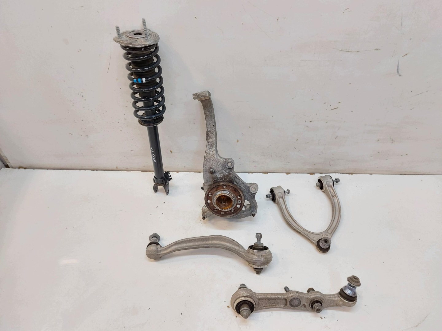 MERCEDES W213 E300de shock absorber swing arm front left komplet