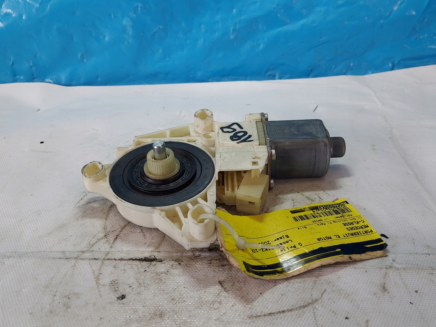 engine lifting windows MERCEDES W204 A2048200142 left front