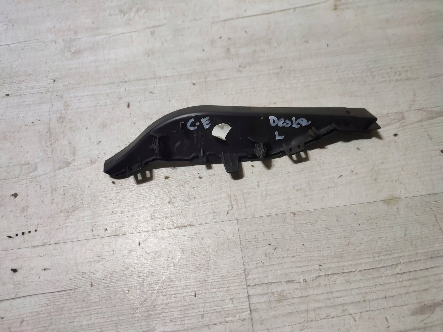 Opel Corsa E 2018 left side bok of the dashboard rozdzielczej