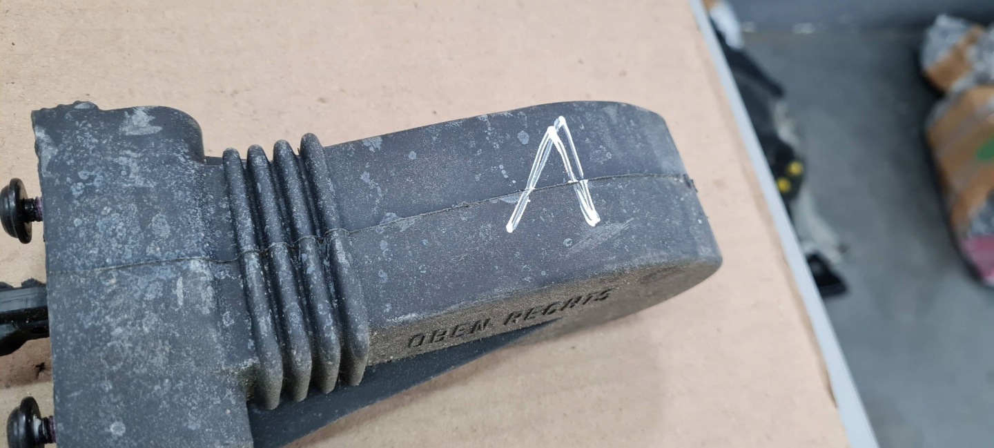 A5 8T LIFT limiter door left right front 8T0837249