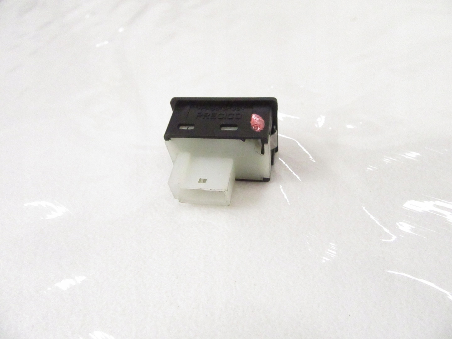 button switch bonnet boot BMW e60 e81 e87 e90 e91 F10 F25 F30