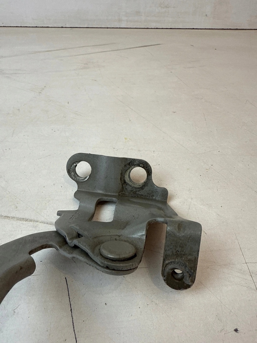 hinge bonnets front front right Hyundai I20 and lift 12-14