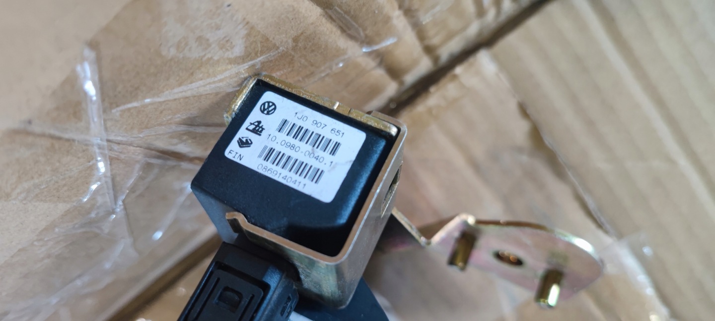 VW GOLF IV 4 VW BORA AUDI A3 8L AUDI A2 module sensor ESP 1J0907657