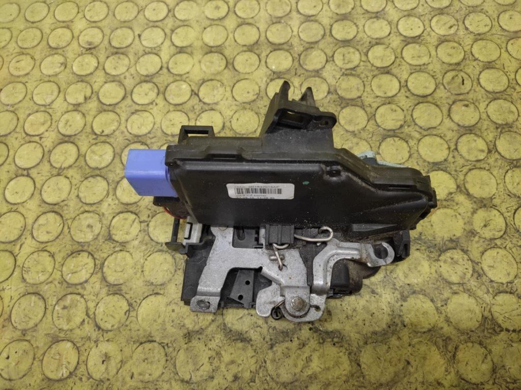 SKODA OCTAVIA II lock door left front 3D1837015AP
