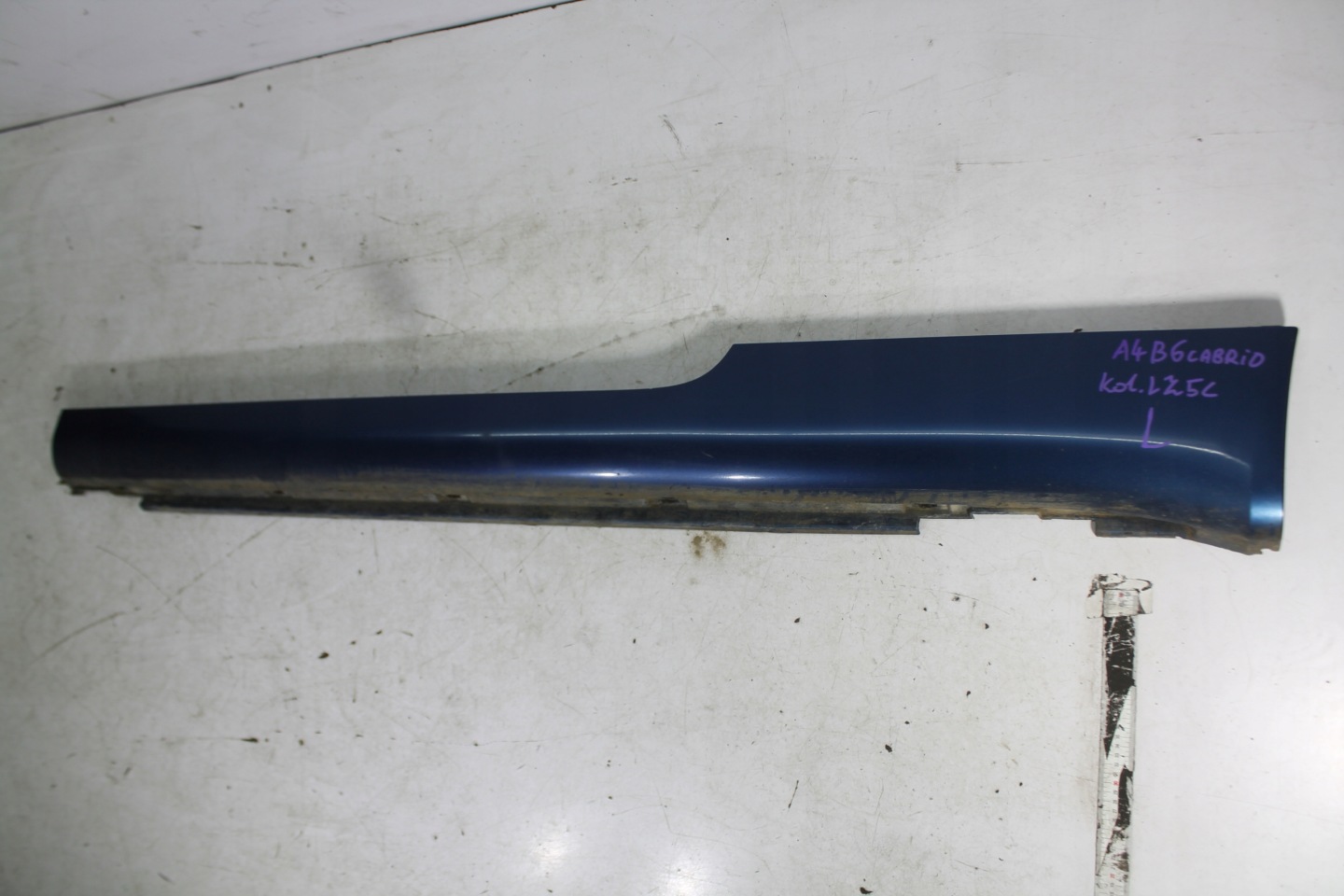 moulding threshold left AUDI A4 B7 CABRIO LZ5C 06-08