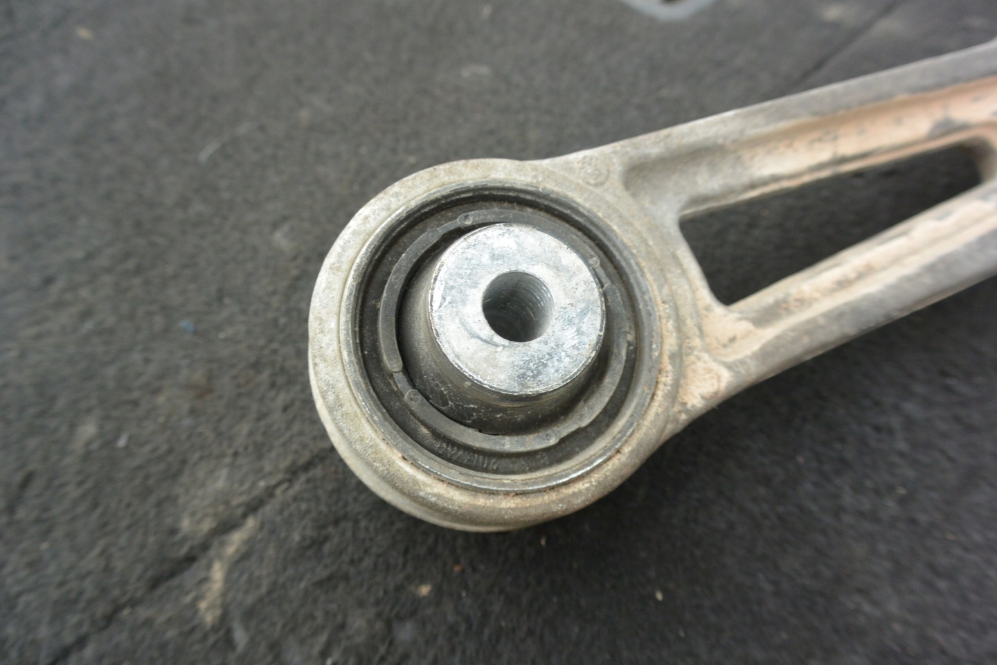 Querlenker links vorne KPL TESLA MODEL S 12-16