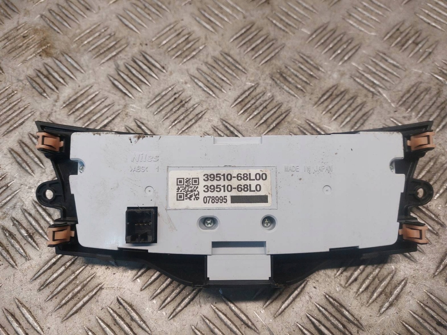 PANEL Bouches buses SUZUKI SWIFT V 39510-68L00
