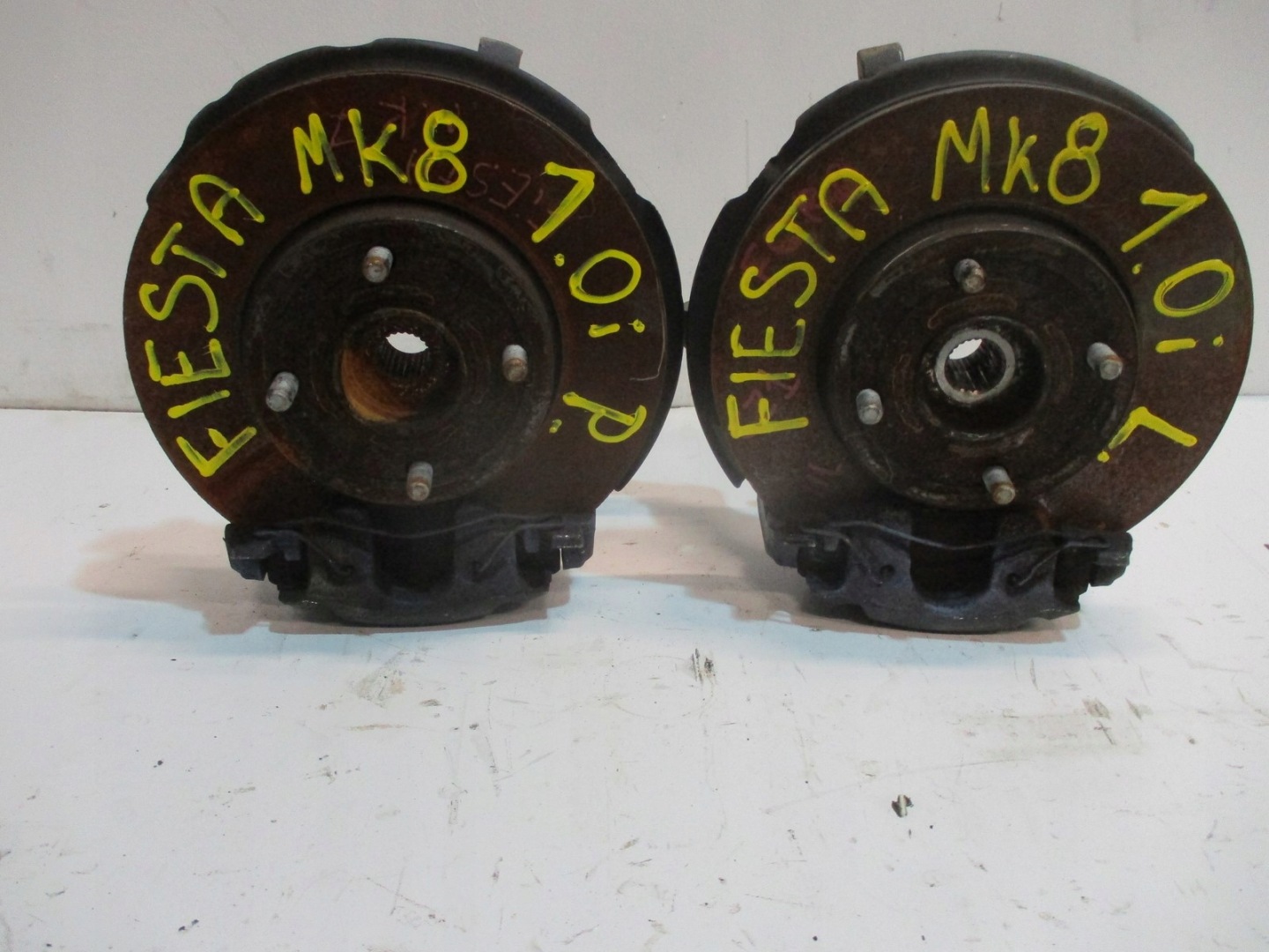 swing FORD FIESTA MK8 1,0i left