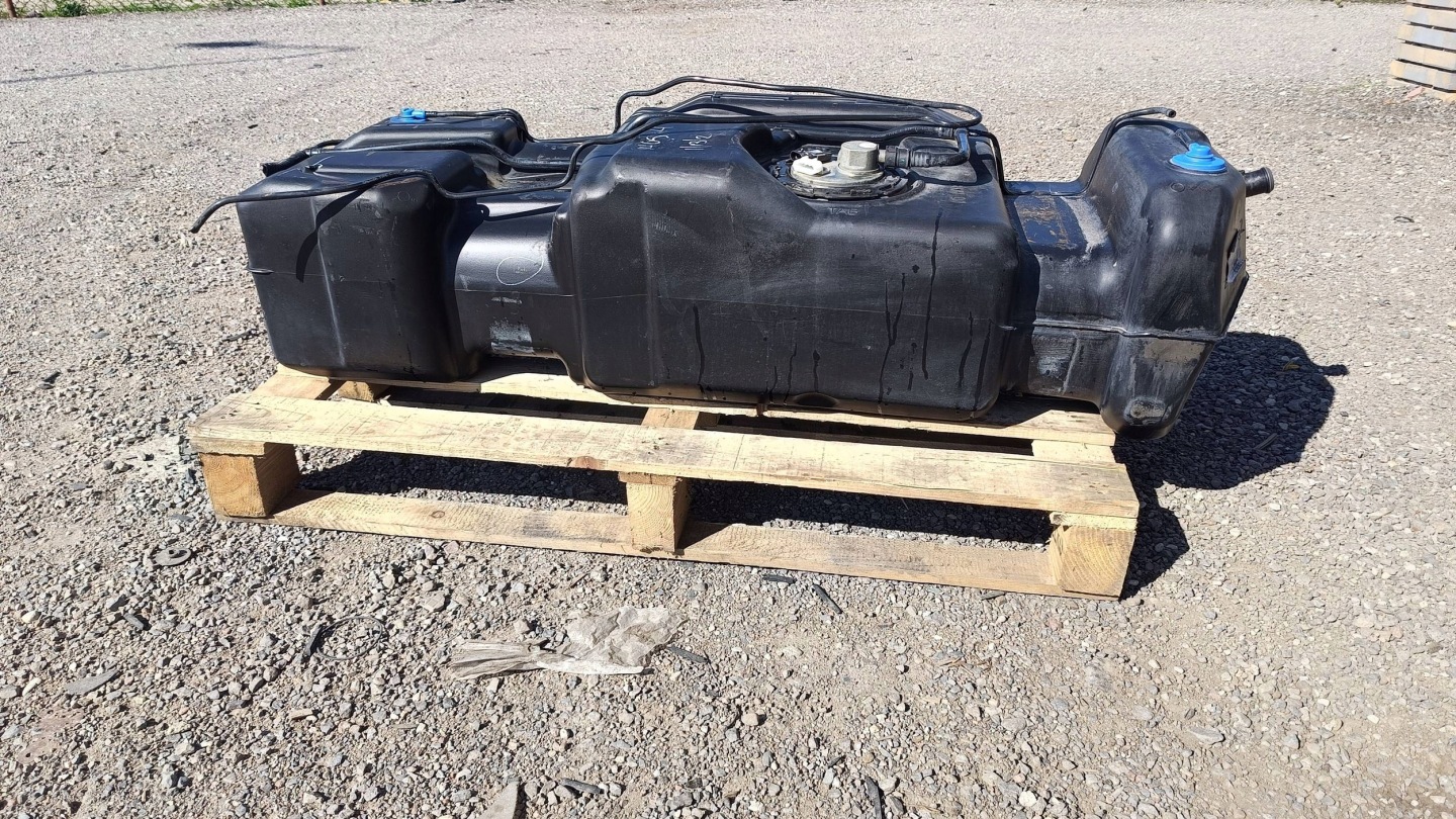 spremnik rezervoar goriva kompletan Hummer H2 2003