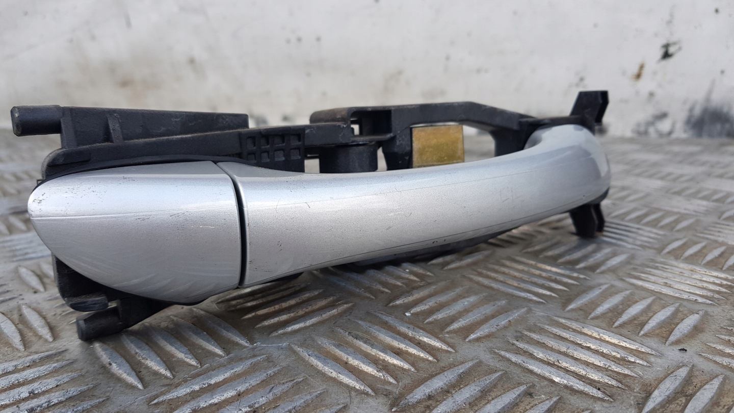MERCEDES W203 handle right front 744