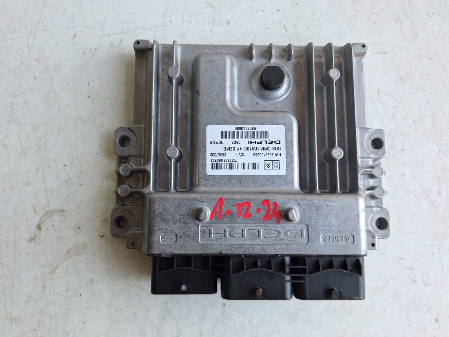 computer control unit of the engine PEUGEOT 9667175380 DELPHI 9805240080