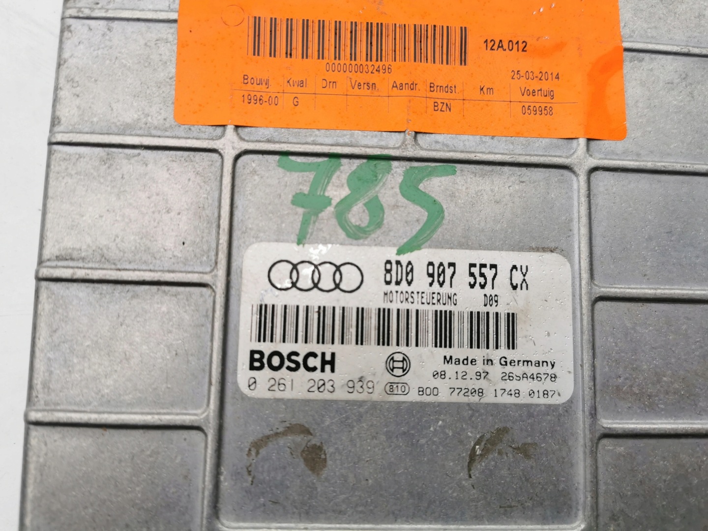 AUDI A4 1.8B 0261203939 8D0907557CX computer ECU