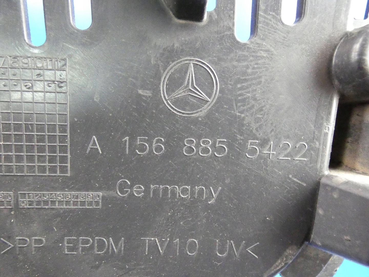 MERCEDES GLA W156 grid of a bumper right front front