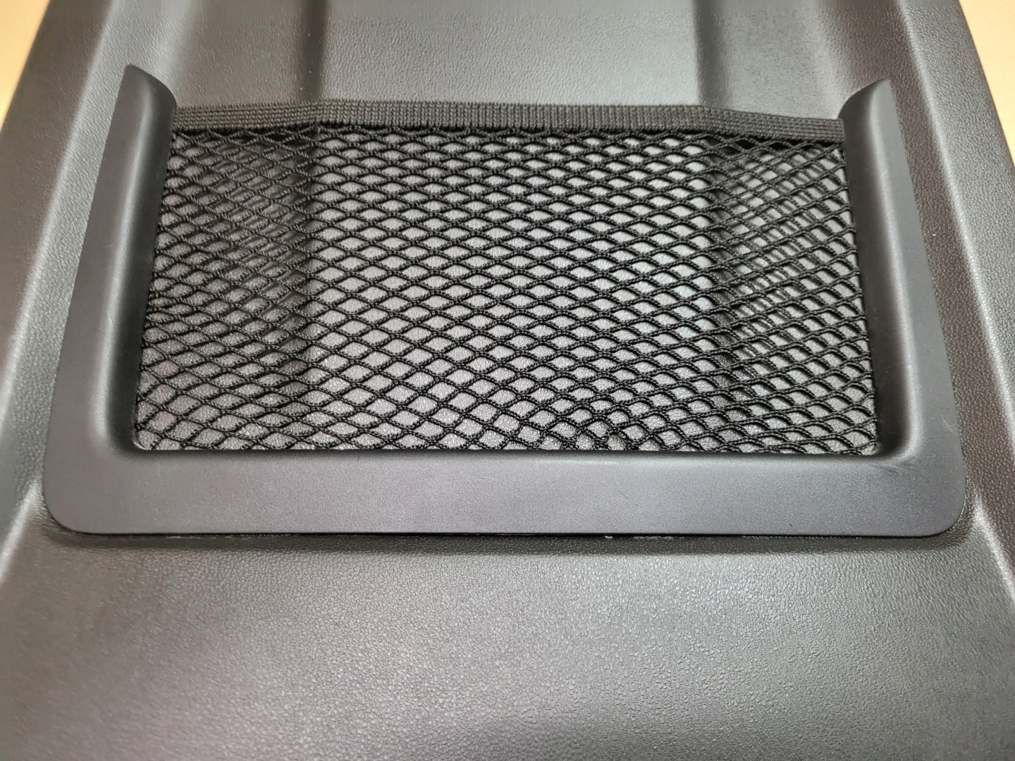 PANEL OPARCIA sedačka obal skříňka spolujezdce síťka PLECY BMW 1 E87 E81 E82 OE