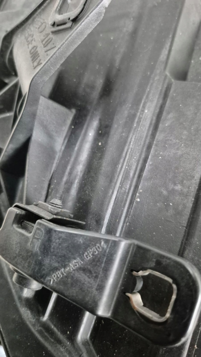 AUDI Q2 16-20 light front front right