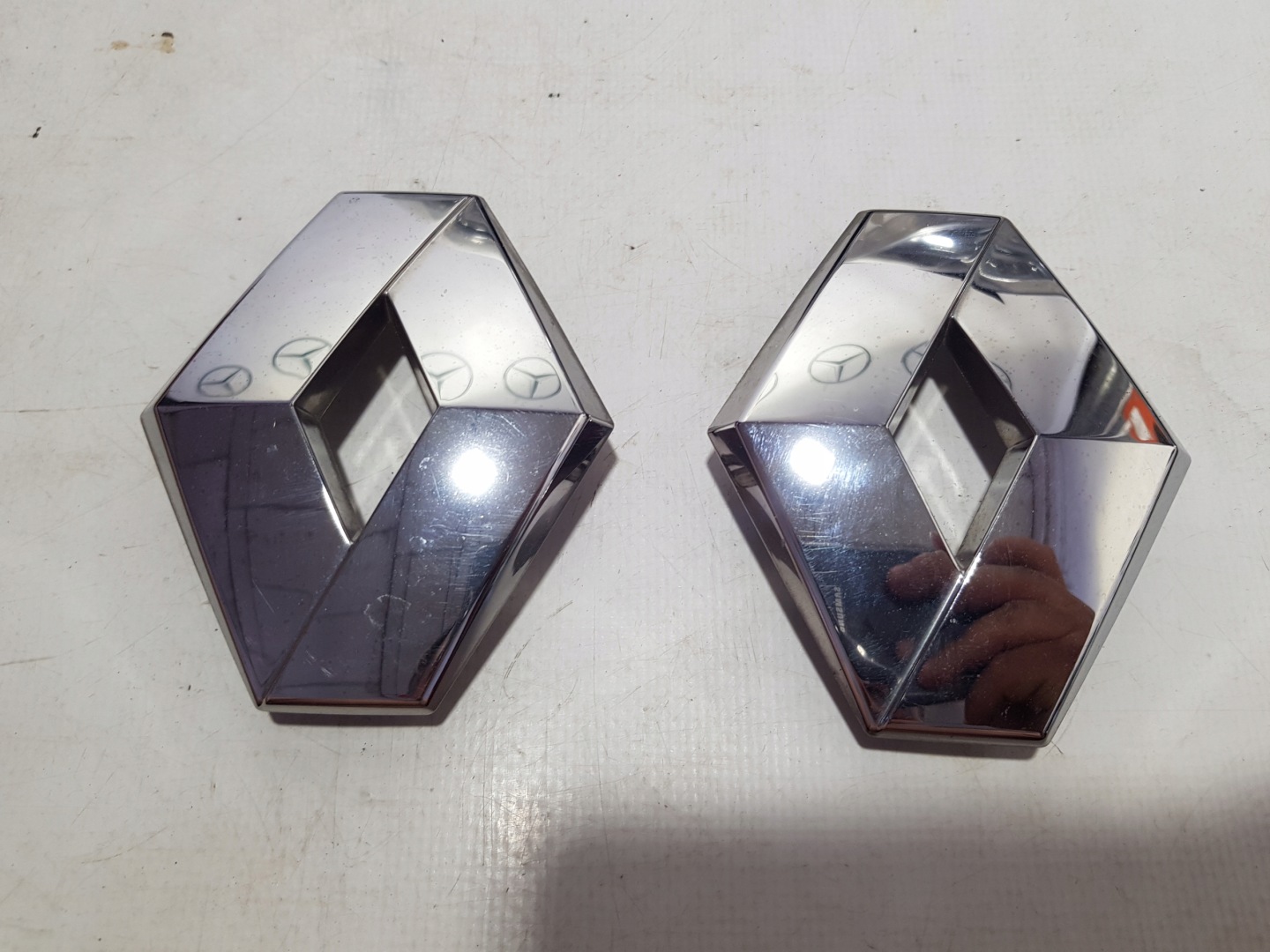 EMBLEMAT Logo du capot RENAULT ZOE II