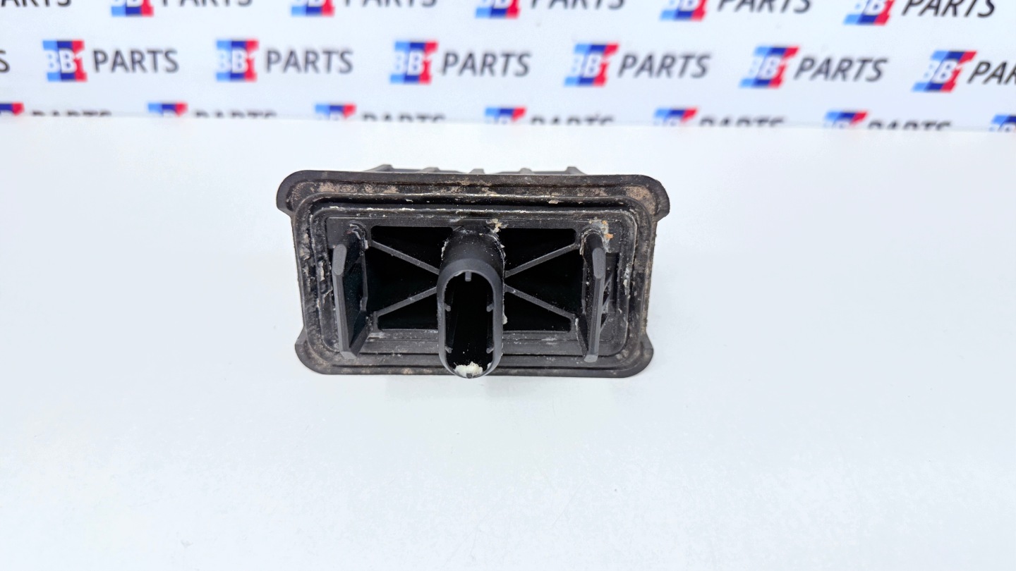 BMW G20 GNIAZDO PODSTAWA LEWARKA 9881333