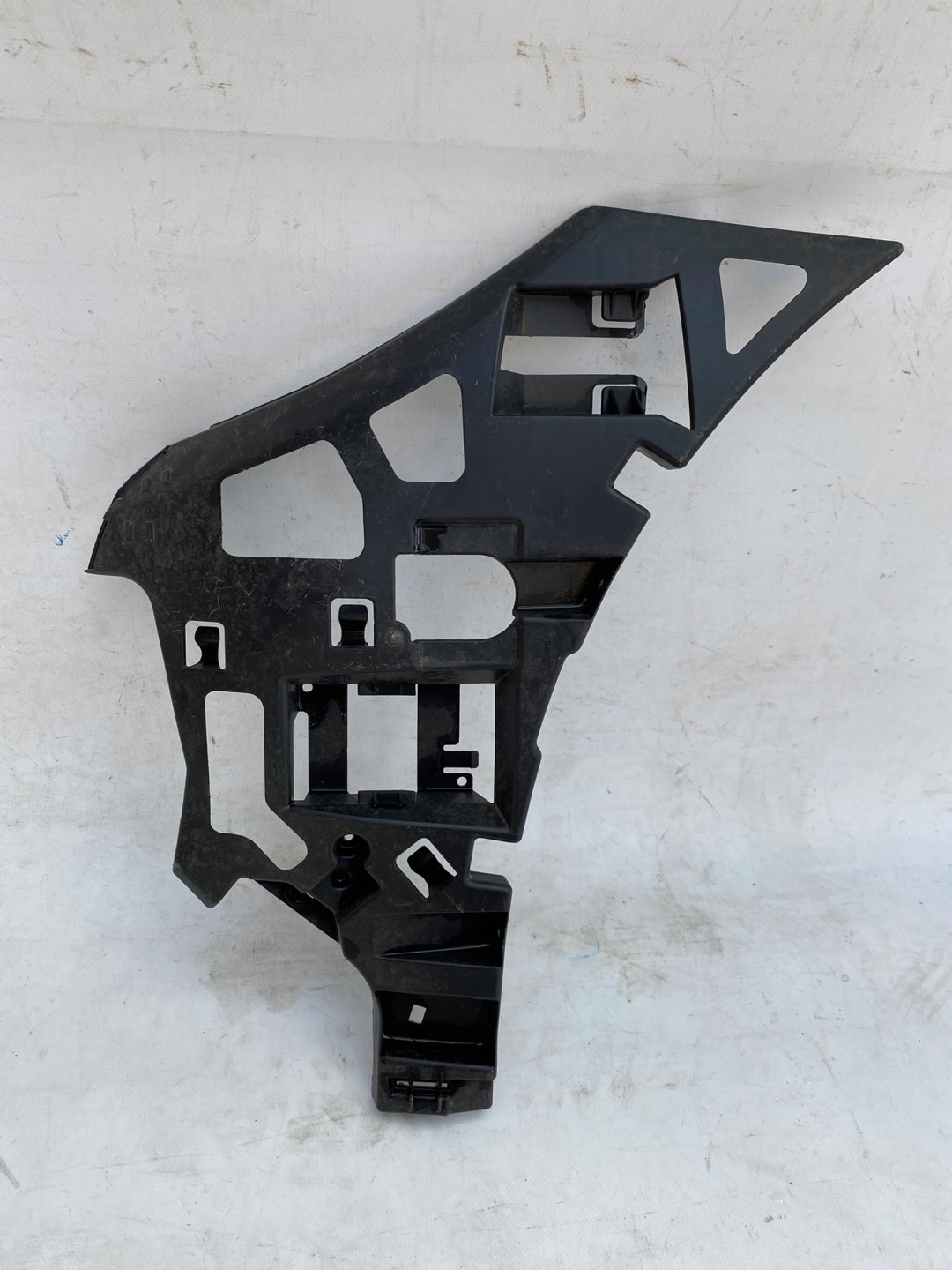 MERCEDES S-KLASA W222 13- bumper bracket front left A2228850365