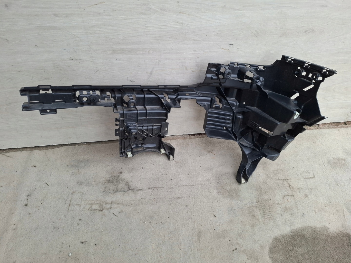 MINI COUNTRYMAN F60 bumper bracket left rear part 7389357