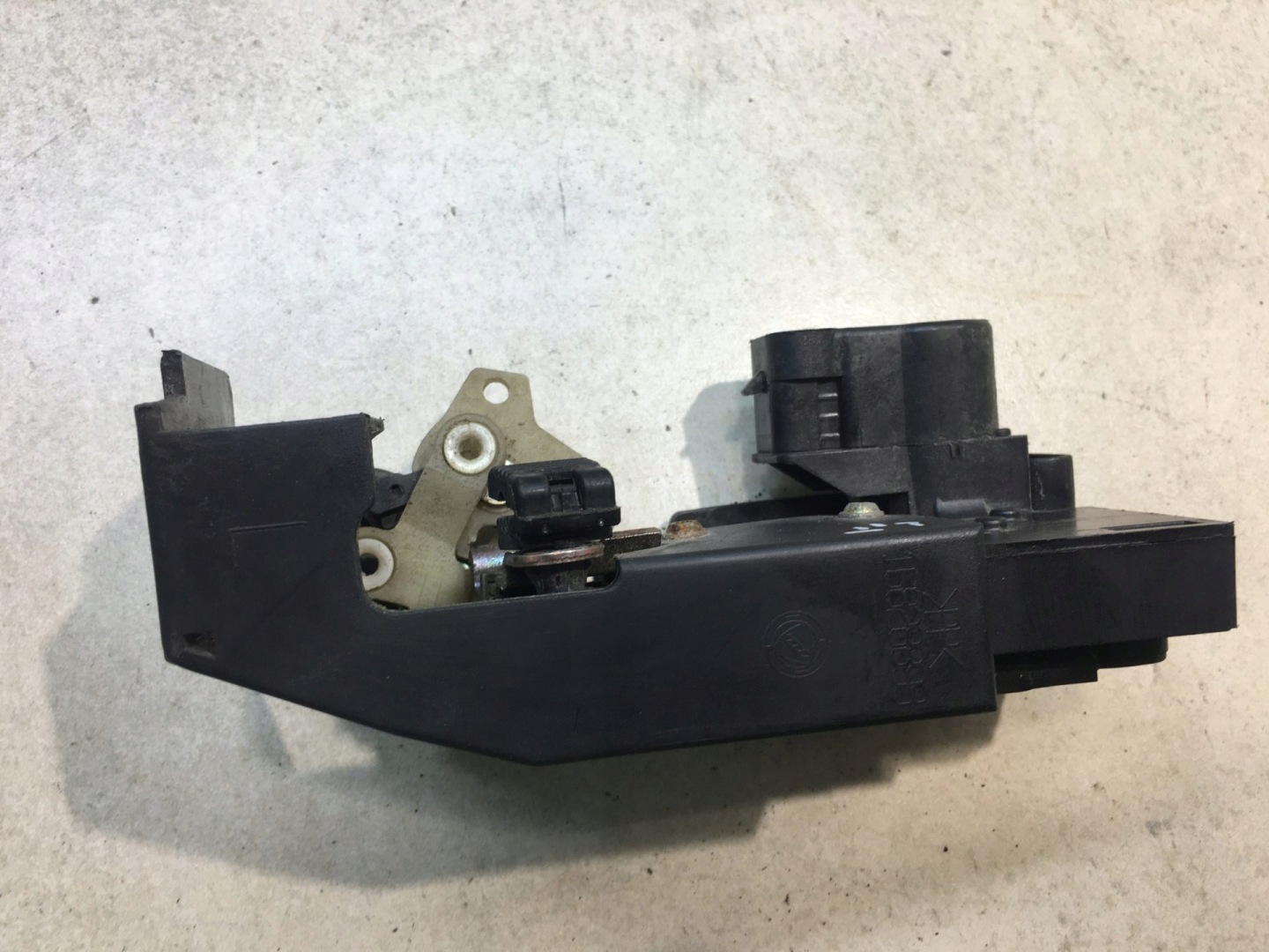 lock door left rear part ALFA ROMEO 156