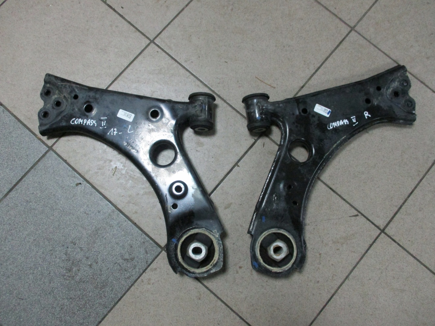 arm front right left Jeep Compass II 17