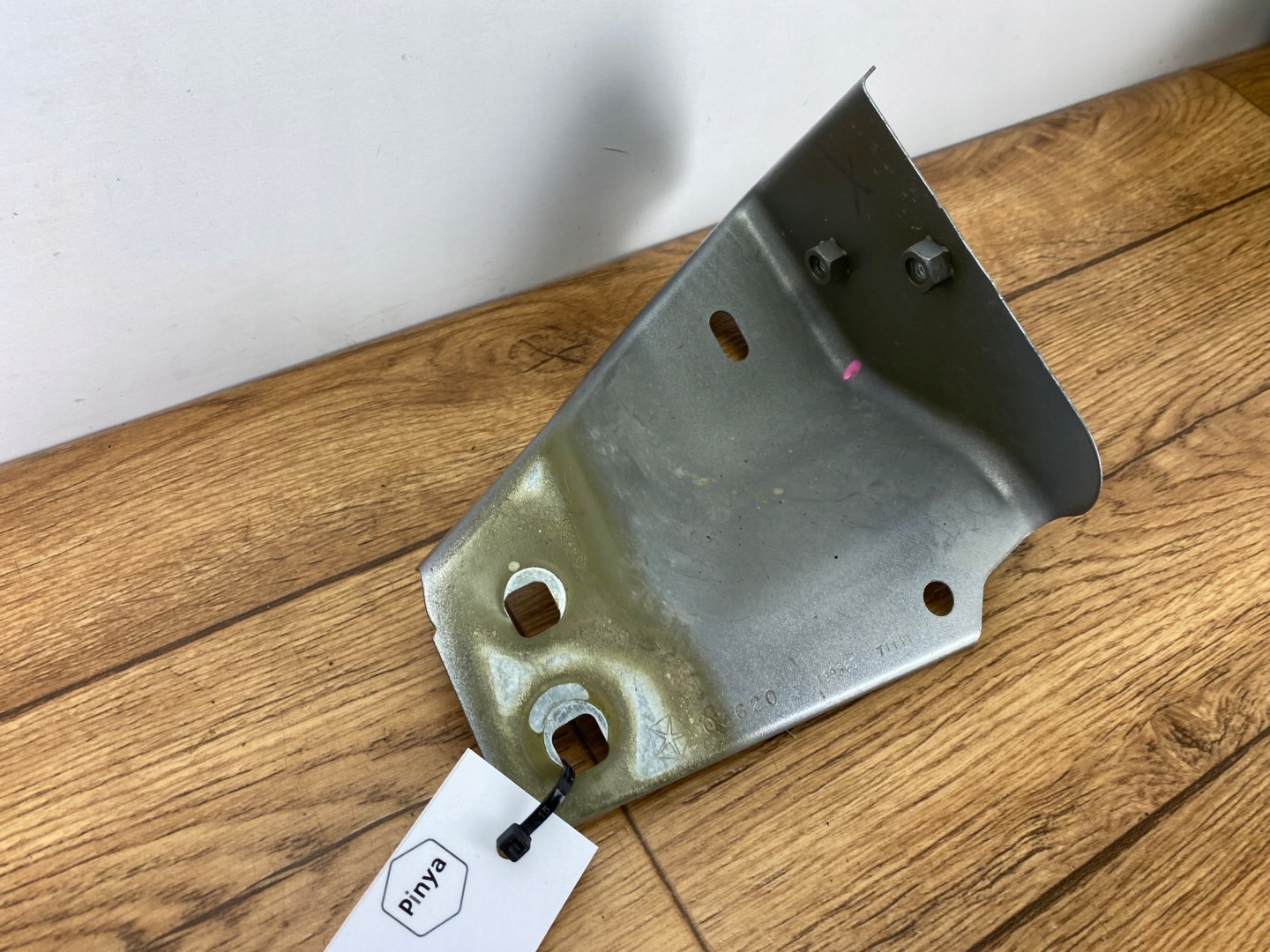 Support plaque Tôle Aile Dodge Ram 1500 2019+ USA