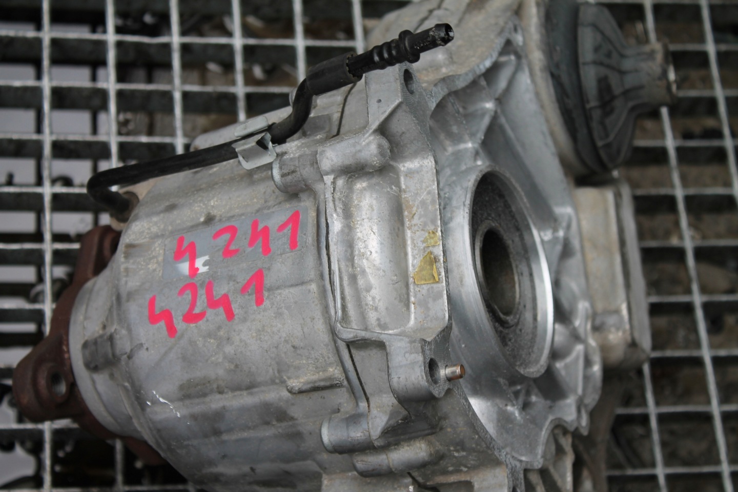 4241. REDUKTOR BMW 3,0 8747766