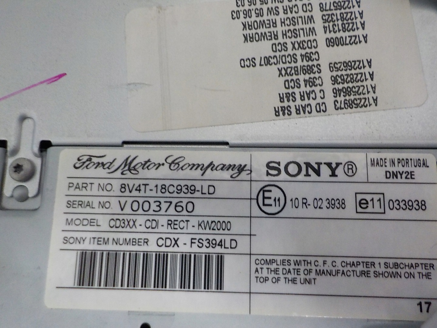 FORD KUGA et RADIO fabrication SONY code 8V4T-18C939-LD