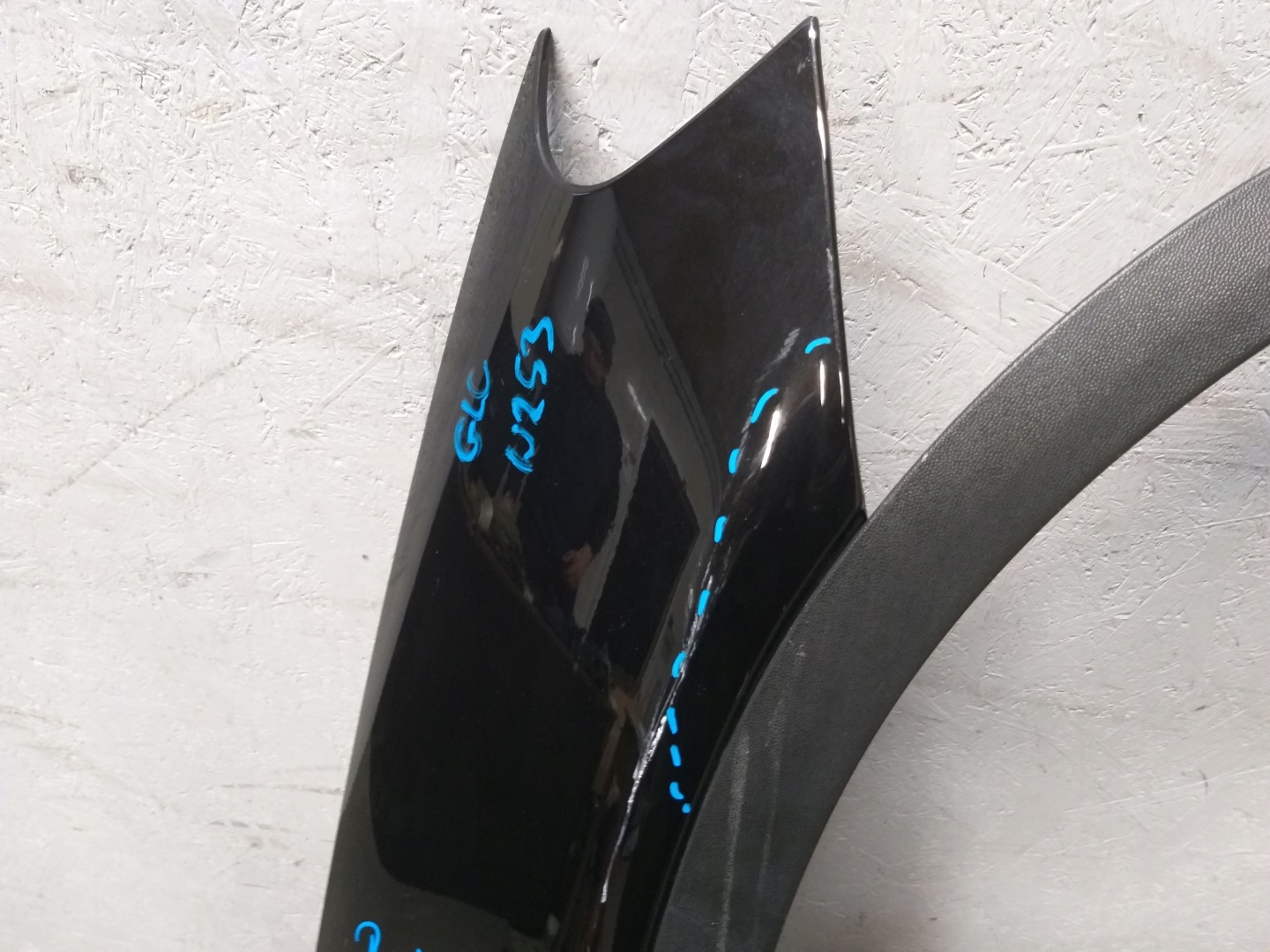 FENDER FRONT RIGHT MERCEDES GLC W253