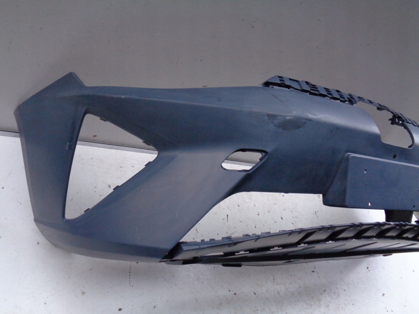 NO-WY-- front bumper MG 5 MG5 EV 22- NR 44120