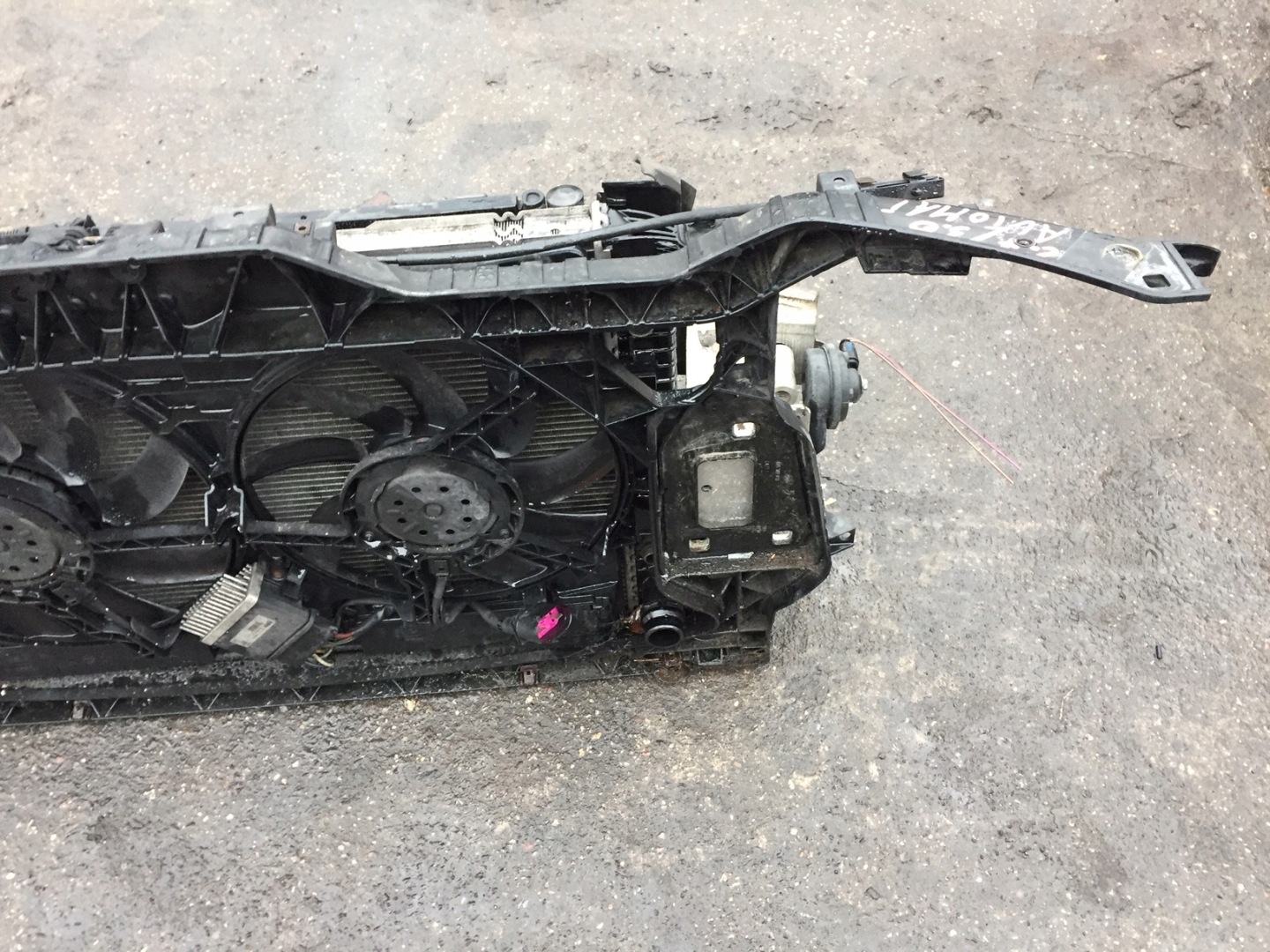 AUDI A5 8T A4 2.7 3.0 TDI support panel for radiators pillar