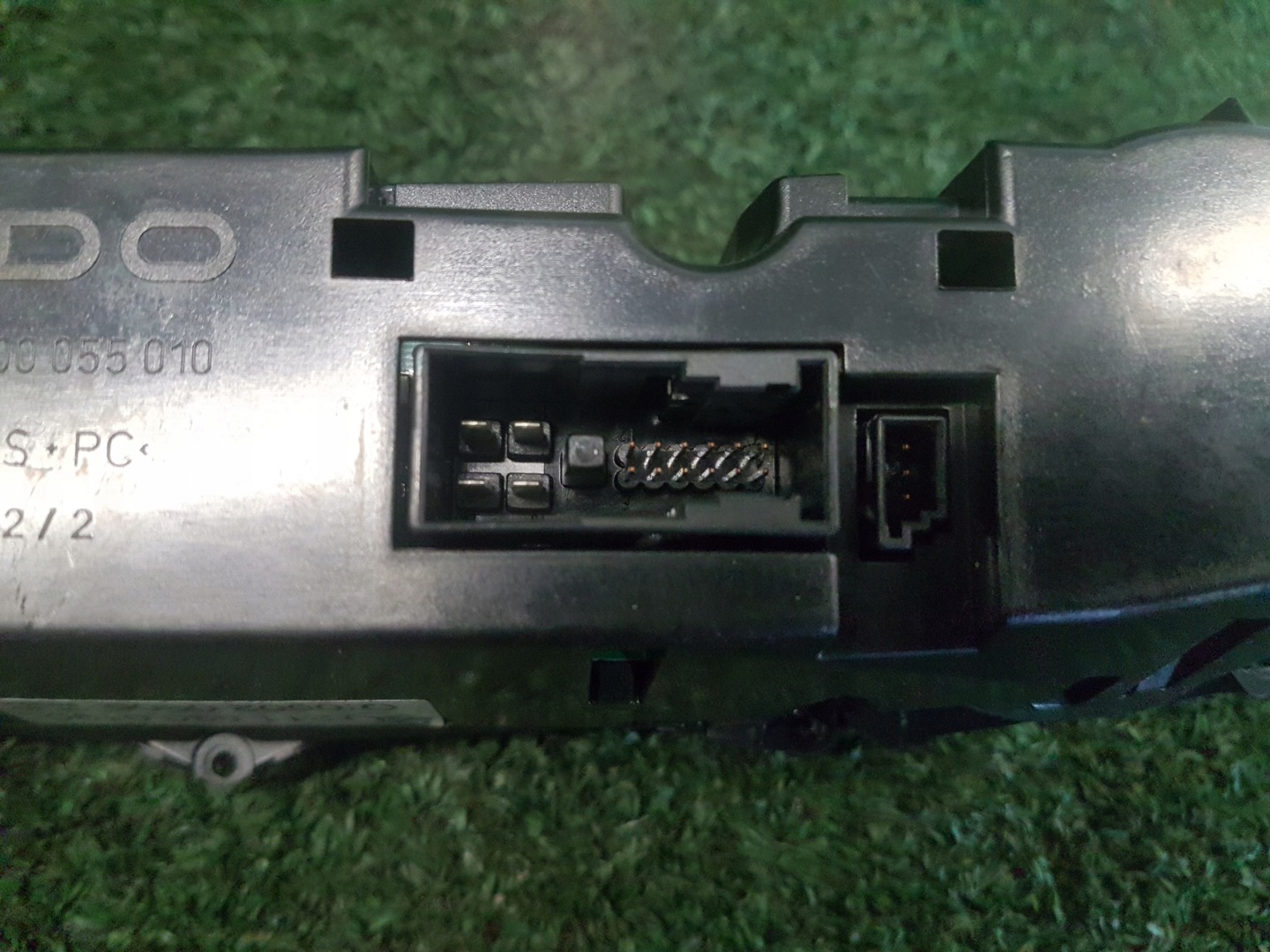 control panel air conditioning devices MERCEDES-BENZ E-KLASA W211 2118300190