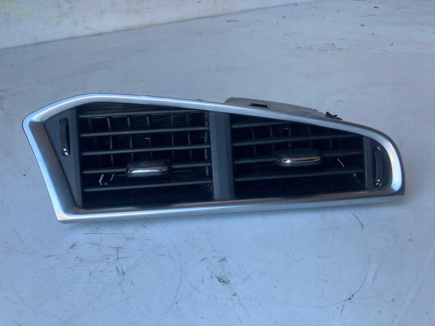 grid air conditioning devices central CITROEN C4 II B7 9676609977