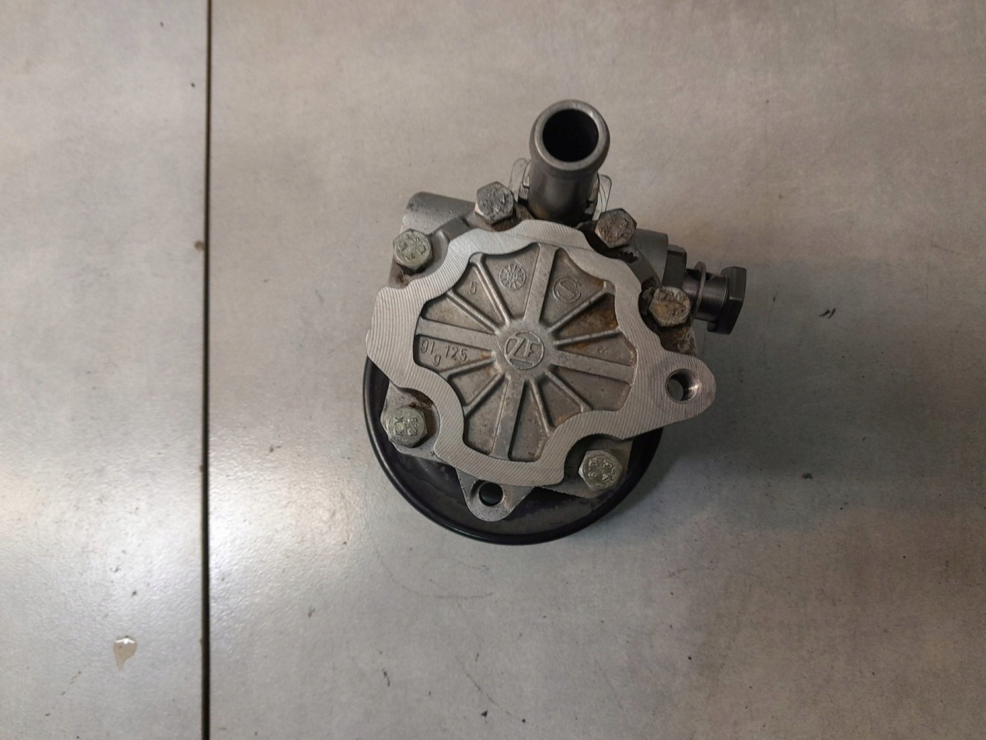 Pompe direction assistée 030145269A VW
