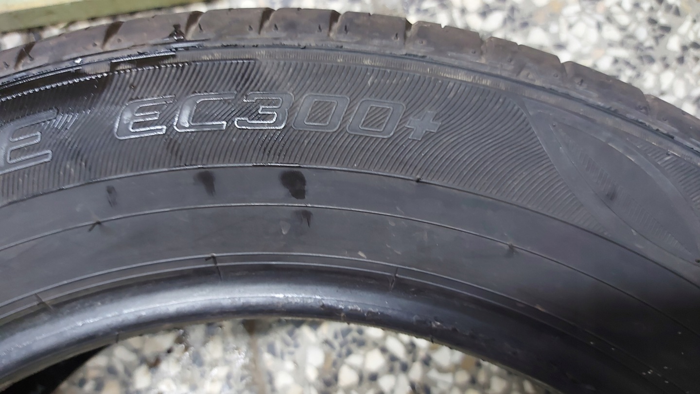 DUNLOP ENASAVE EC300+ 215/60R17 tyres summer 6.5mm