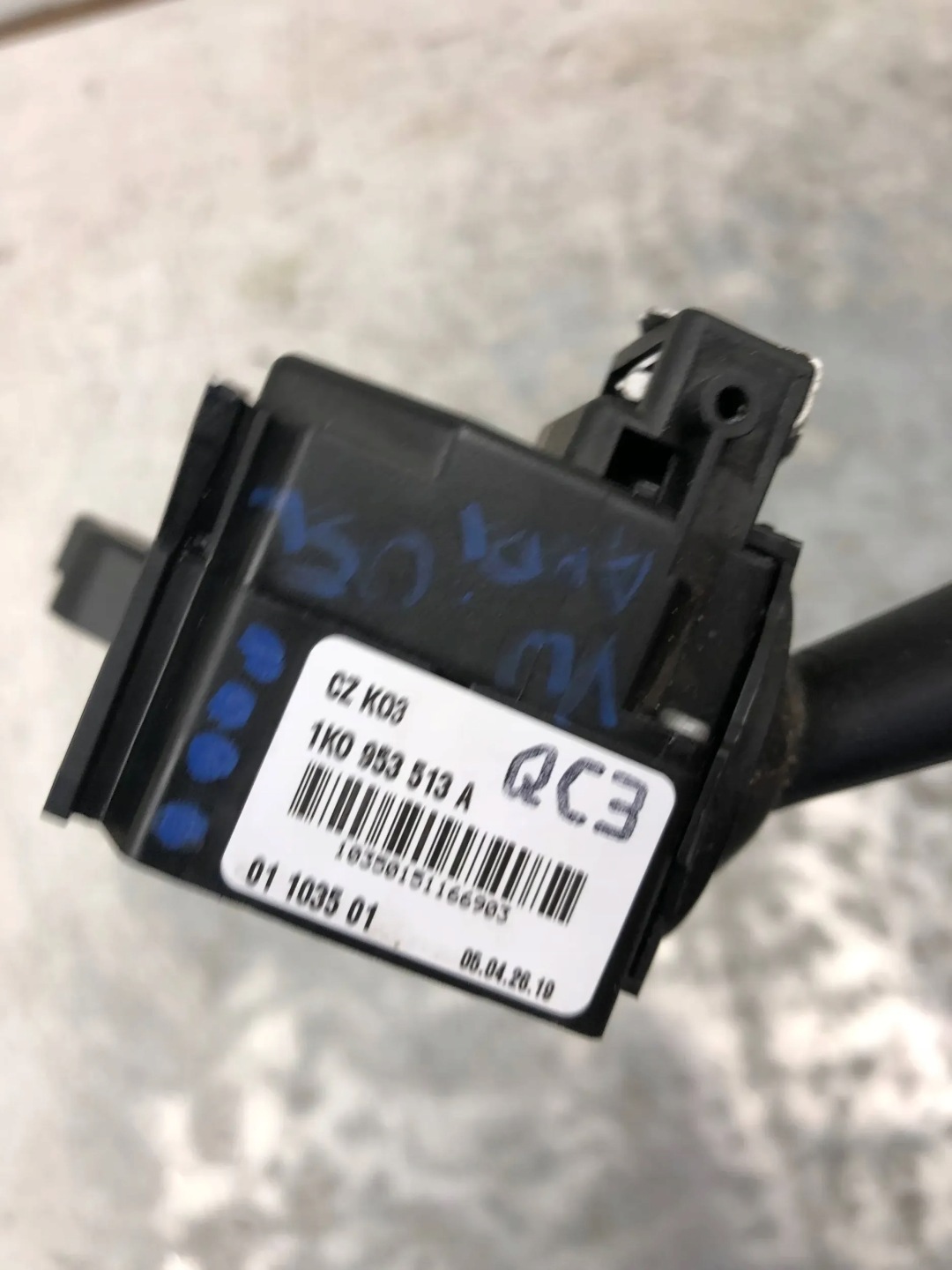 MANETKA Indicateurs de direction Gauche VW SKODA AUDI 1K0953513A