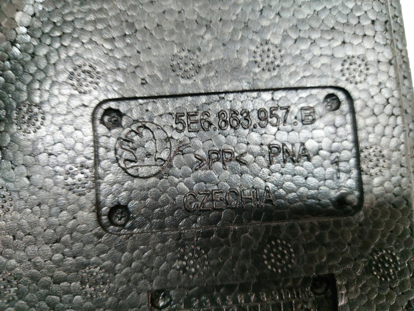 Skoda Octavia IV 5E3 polystirene wklad organizer boot 5E6863957B